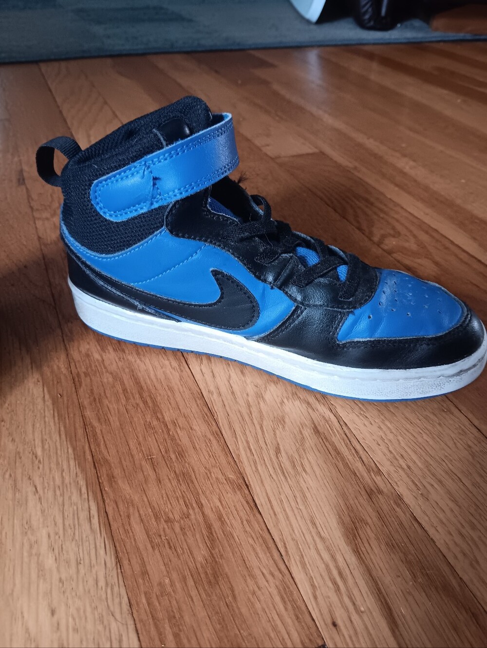 Nike Kids High-Top Sneakers in Royal Blue and Black - Picture 13 of 15